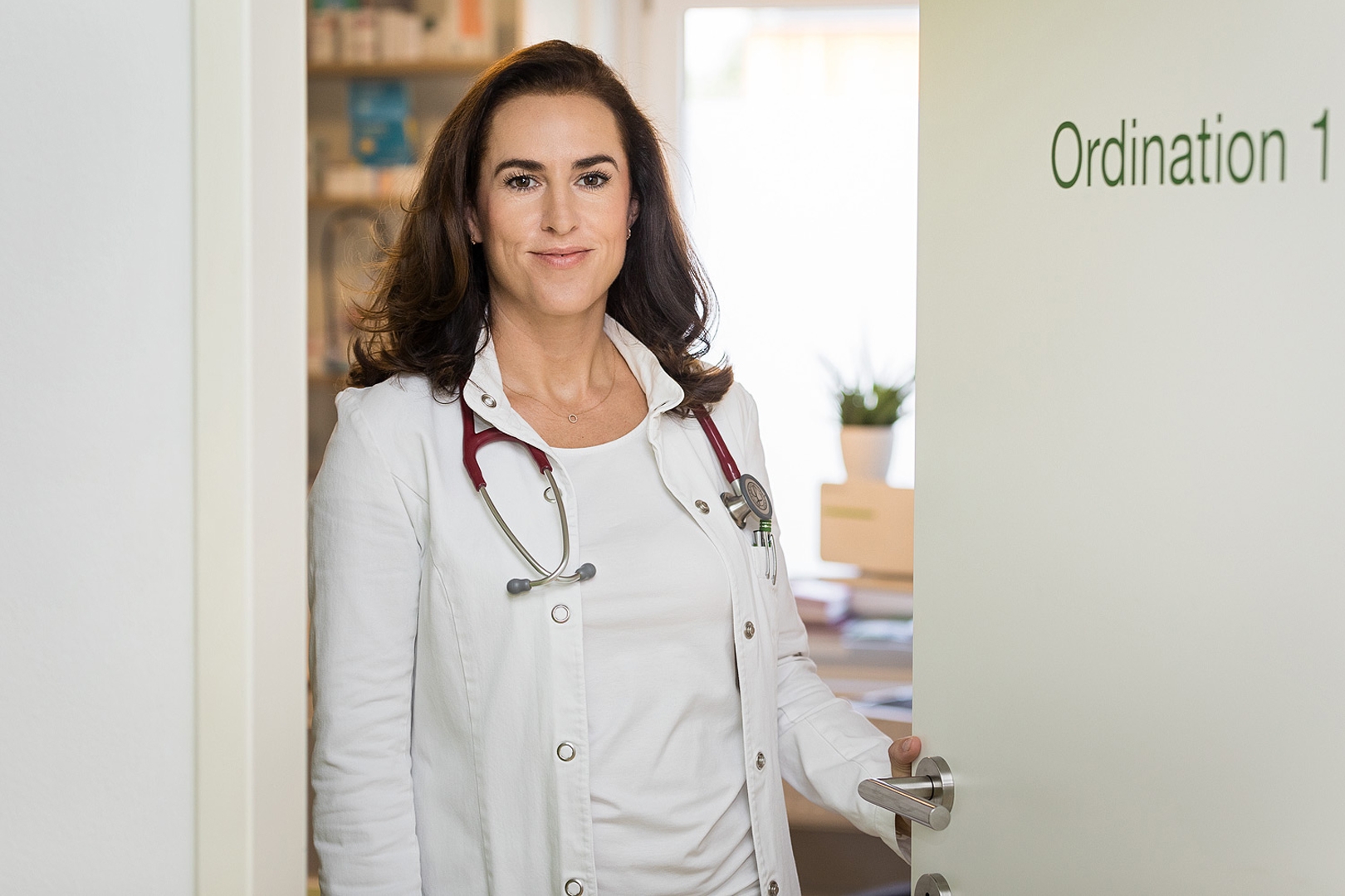 Dr. Nicole Schönbauer